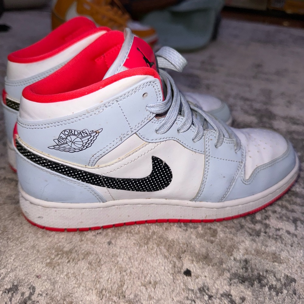 Jordan 1 mid half blue polka dot swish